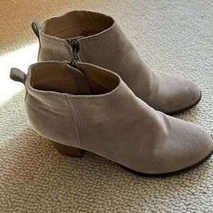 Lands end heeled boots, suede
